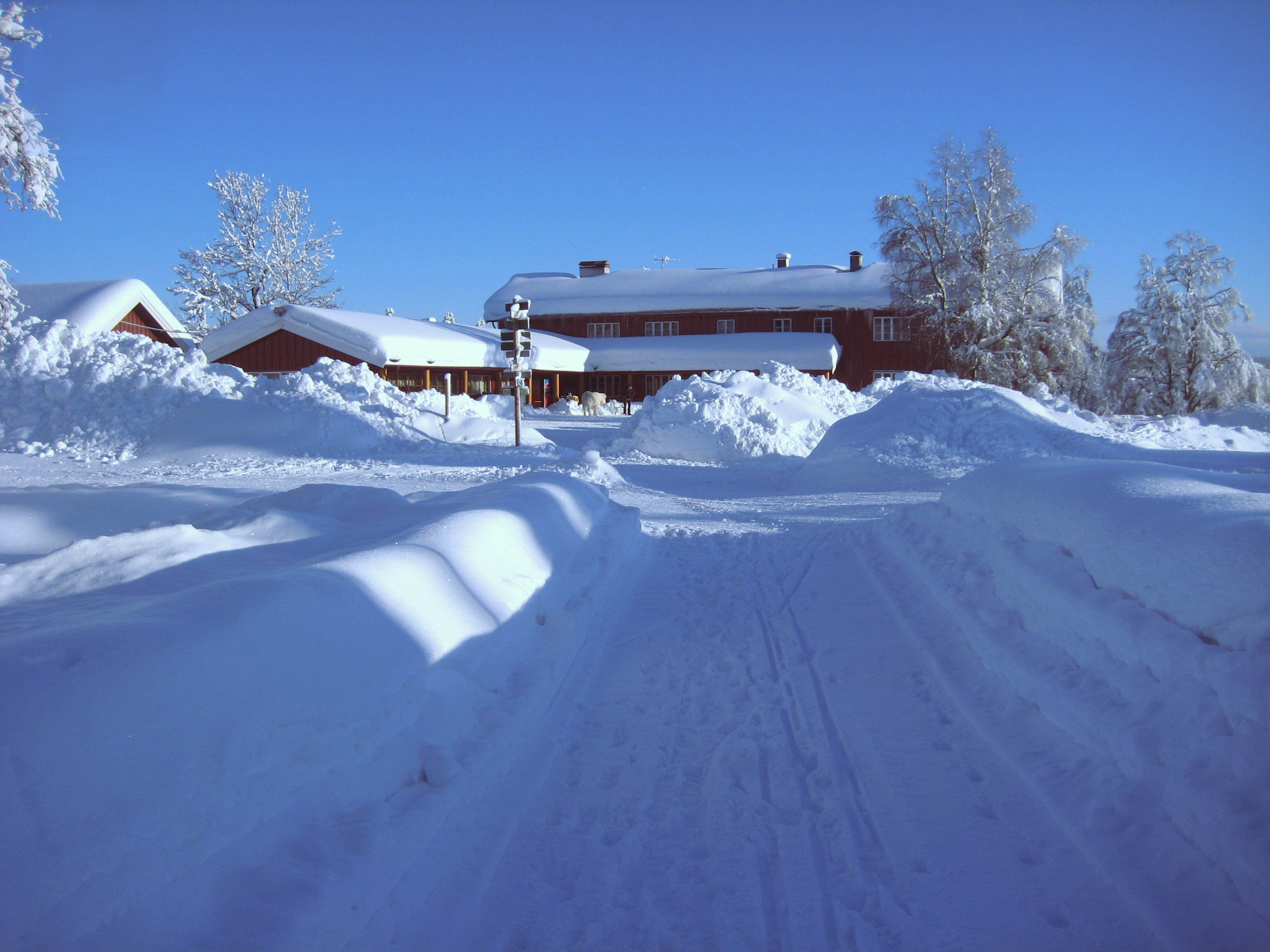 Ullevålseter vinter masse snø, fra skjennungen